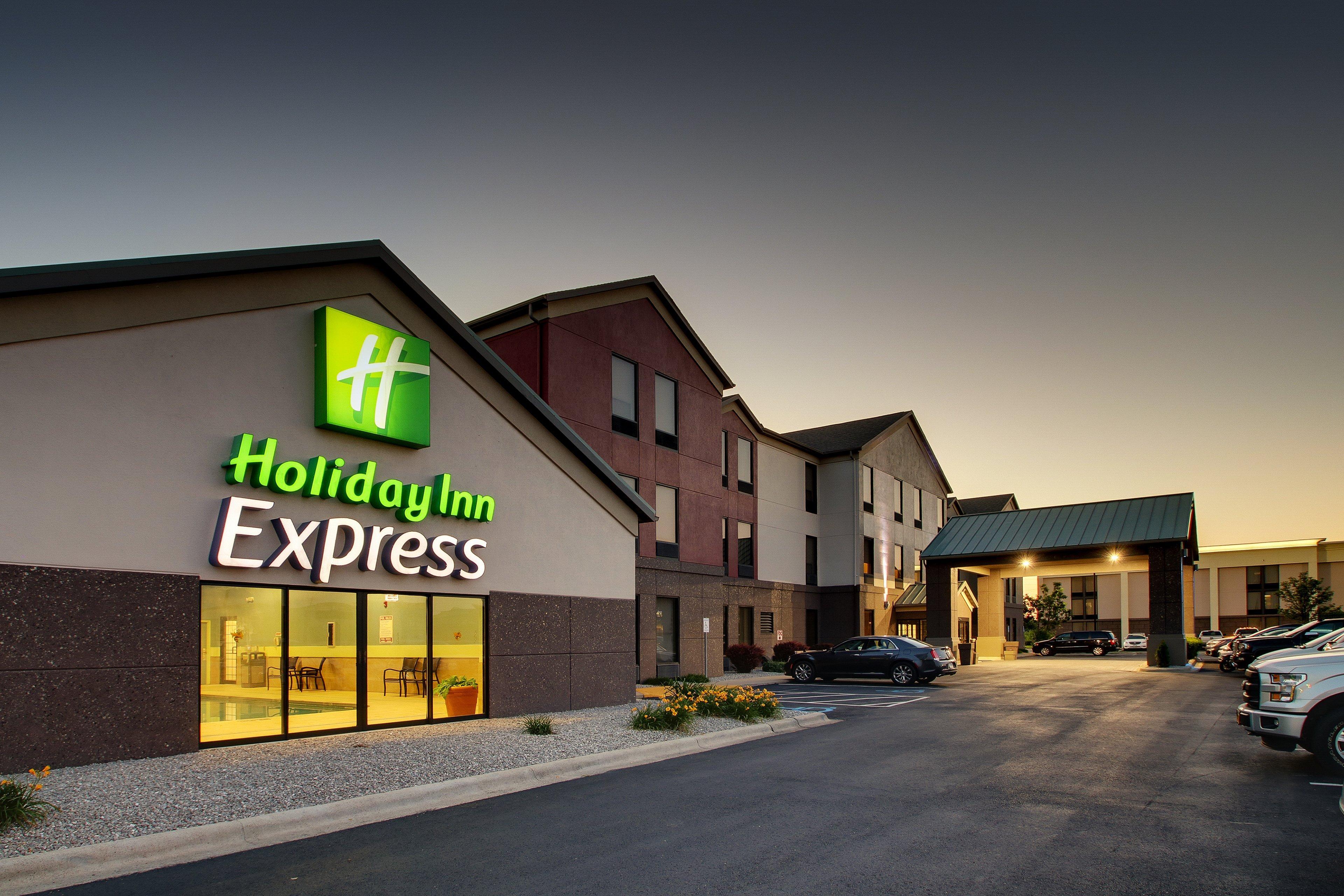 Holiday Inn Express Hotel & Suites Lebanon By Ihg Exterior photo